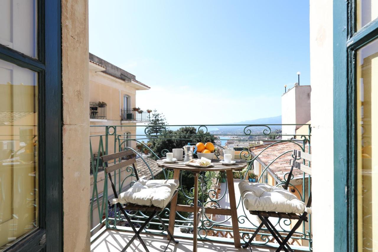 Greek Theater - Sea View Apartment Таормина Екстериор снимка